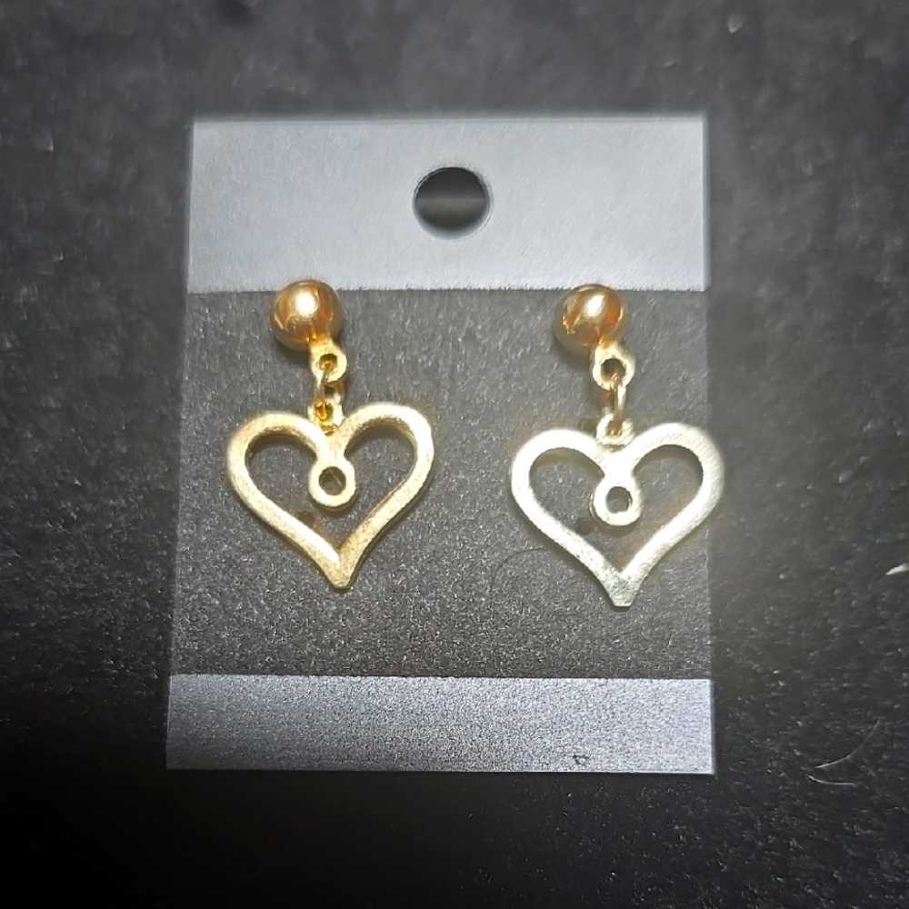 Vintage Gold Heart Shaped Dangle Heart